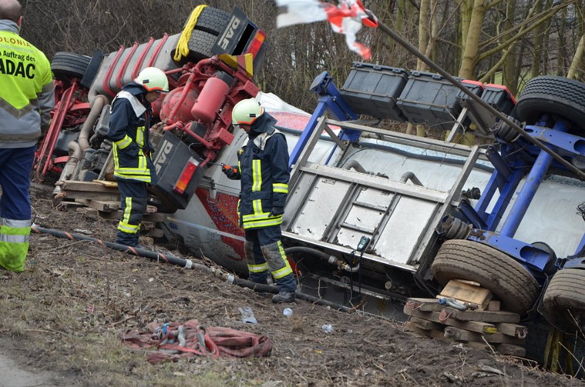 VU A4 Rich Olpe kurz hinter AK Koeln West P412.JPG